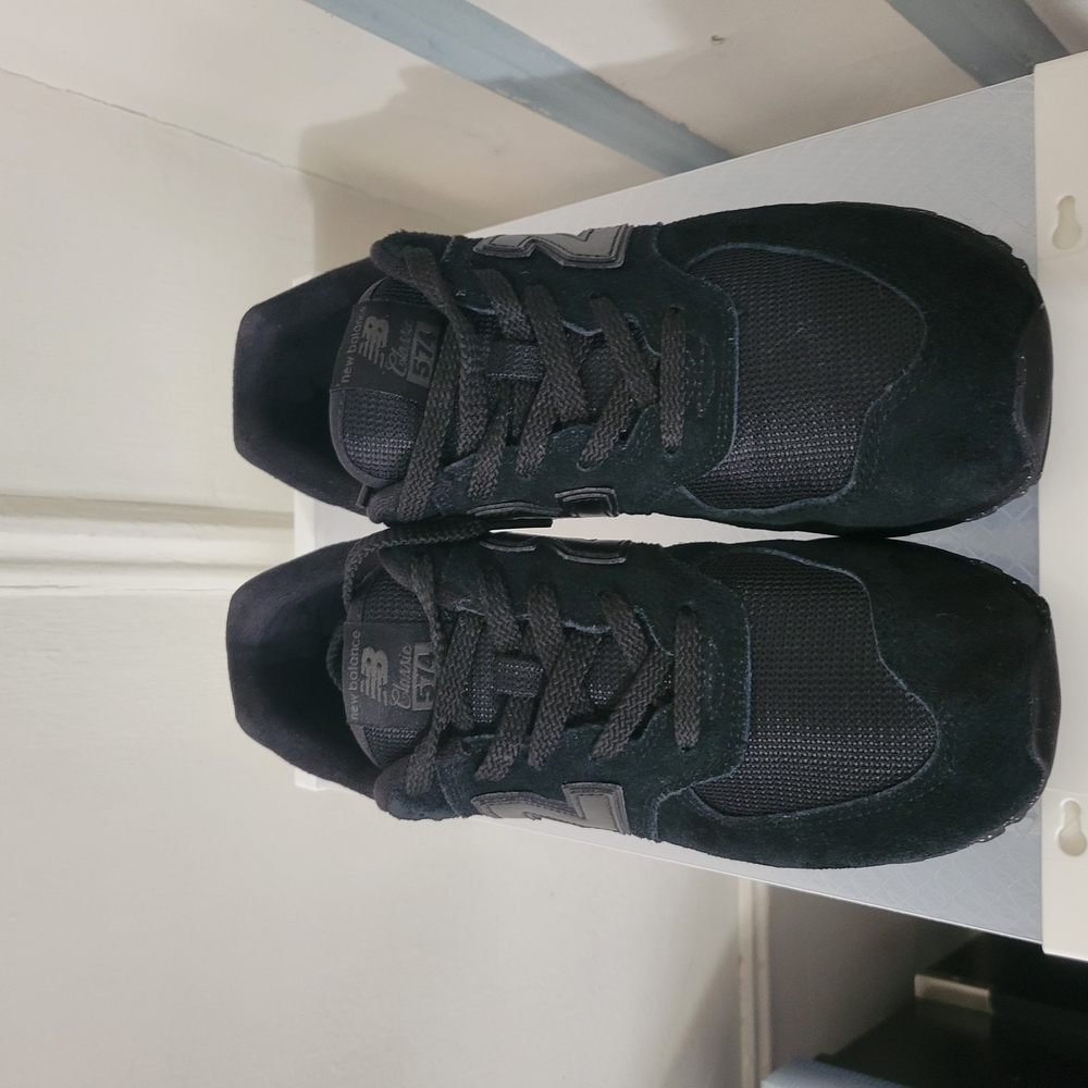 New Balance Black Sneakers 5.5